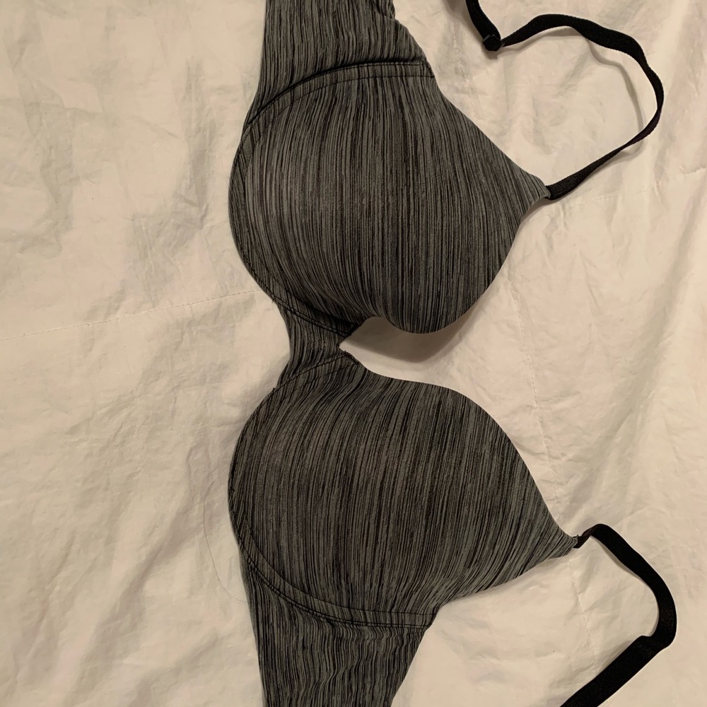 Victoria Secret T-shirt bra